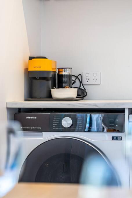 Bees Knees Studio, 5 Min To Cbd, Adelaide Airport & Henley
